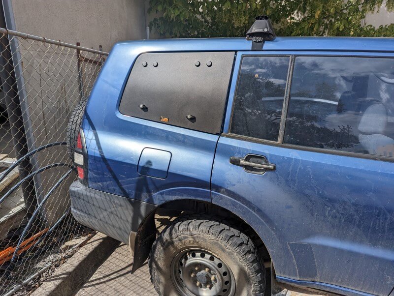 Gullwing Window – Mitsubishi Pajero Gen3 (1999-2006) NM, NP
