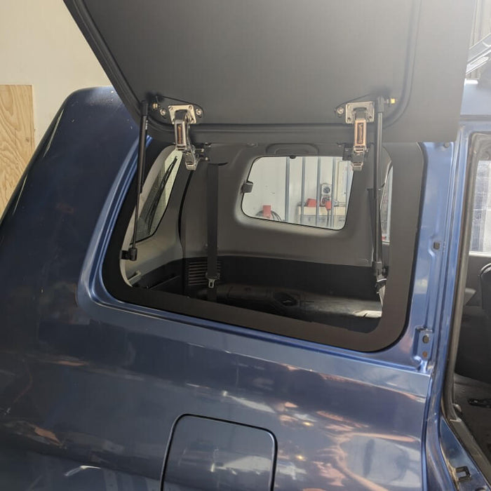 Gullwing Window – Mitsubishi Pajero Gen3 (1999-2006) NM, NP