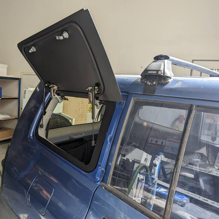 Gullwing Window – Mitsubishi Pajero Gen3 (1999-2006) NM, NP