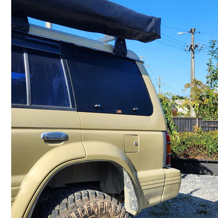 Gullwing Window – Mitsubishi Pajero Gen2 (1991-1998) NH, NJ, NK, NL